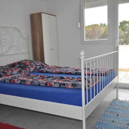 Familien Ferienhaus Vir Croatia 150M Strand Restaurant Einkaufen Dış mekan fotoğraf