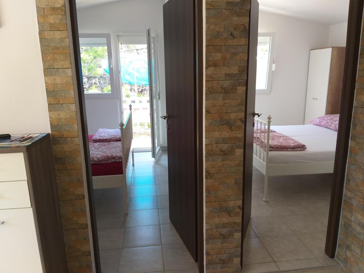 Familien Ferienhaus Vir Croatia 150M Strand Restaurant Einkaufen Dış mekan fotoğraf