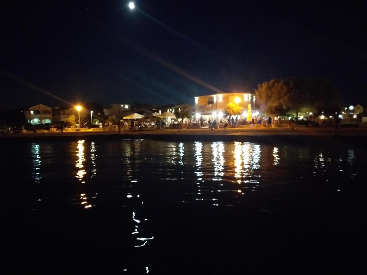 Familien Ferienhaus Vir Croatia 150M Strand Restaurant Einkaufen Dış mekan fotoğraf