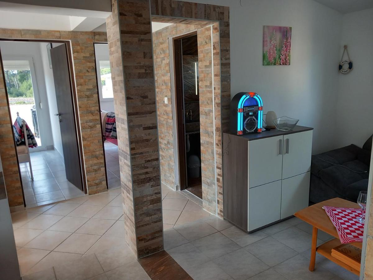 Familien Ferienhaus Vir Croatia 150M Strand Restaurant Einkaufen Dış mekan fotoğraf