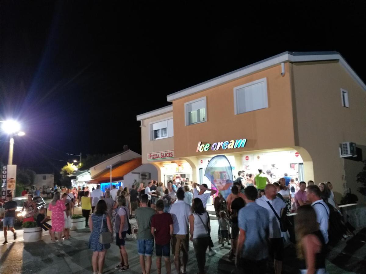 Familien Ferienhaus Vir Croatia 150M Strand Restaurant Einkaufen Dış mekan fotoğraf
