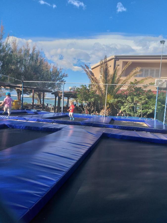 Familien Ferienhaus Vir Croatia 150M Strand Restaurant Einkaufen Dış mekan fotoğraf
